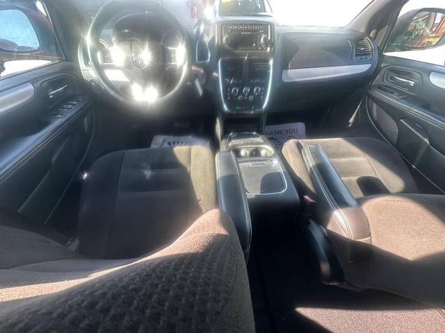 Photo of 2015 RED Dodge Grand Caravan