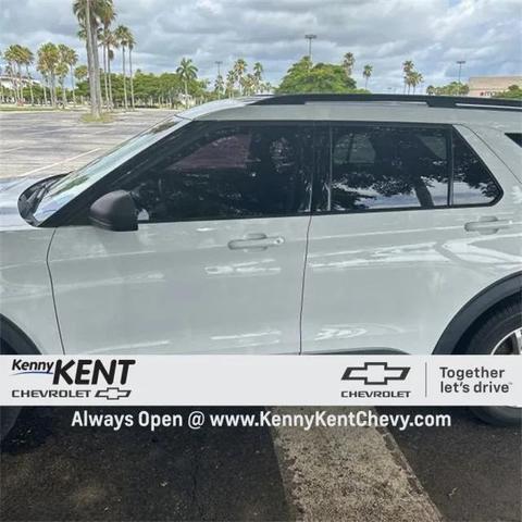 Photo of 2020 White Ford Explorer