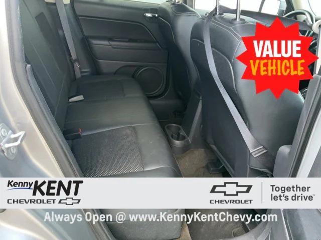 Photo of 2017 Billet Silver Metallic Clearcoat Jeep Patriot