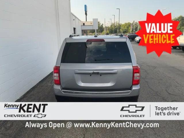 Photo of 2017 Billet Silver Metallic Clearcoat Jeep Patriot