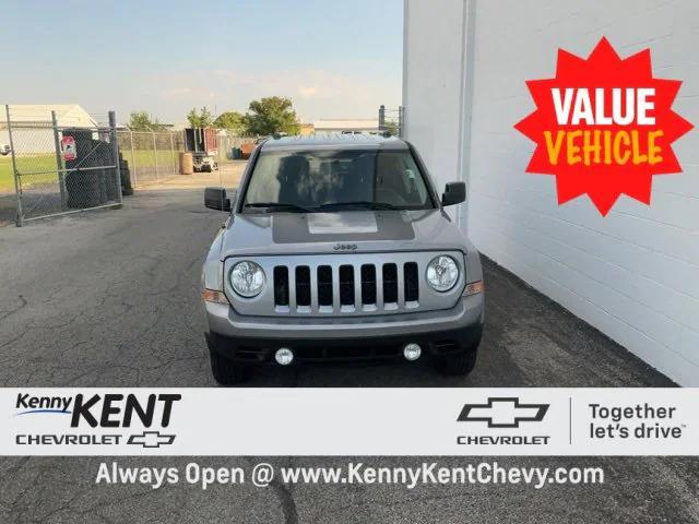 Photo of 2017 Billet Silver Metallic Clearcoat Jeep Patriot