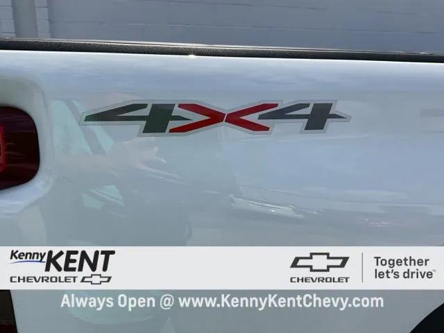 Photo of 2025 Summit White Chevrolet Silverado 2500