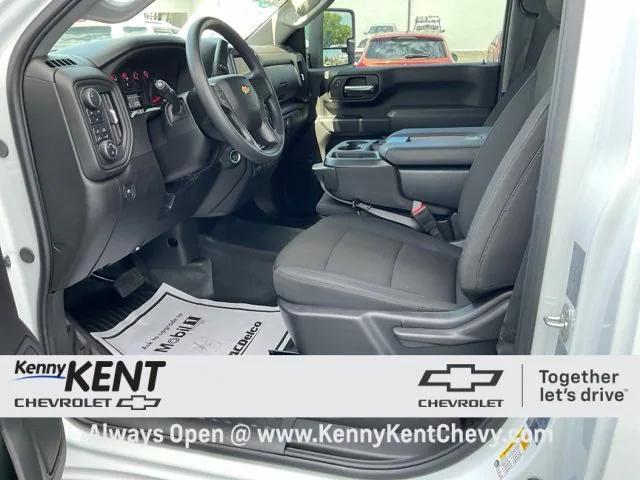 Photo of 2025 Summit White Chevrolet Silverado 2500