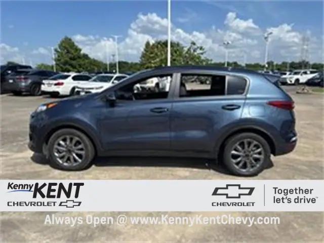 Photo of 2021 Pacific Blue Kia Sportage