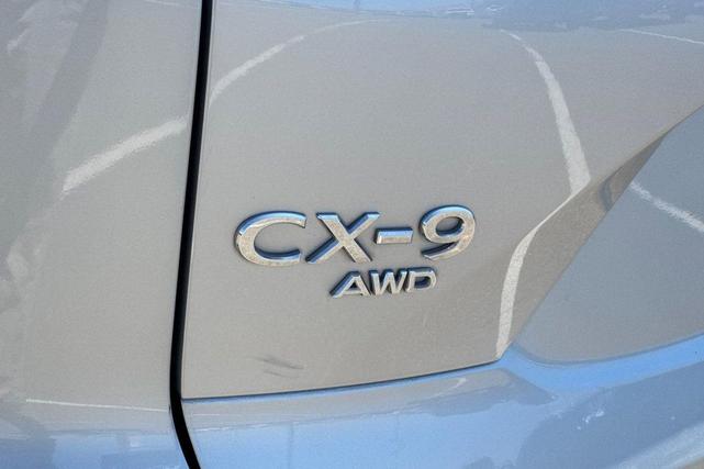 Photo of 2023 Sonic Silver Metallic Mazda CX-9