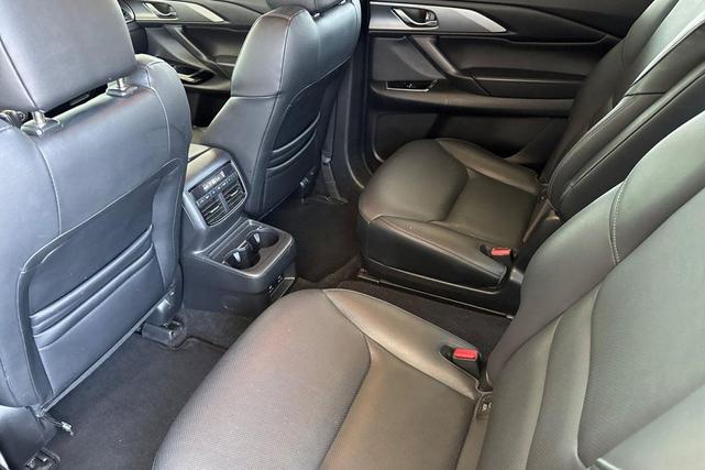 Photo of 2023 Sonic Silver Metallic Mazda CX-9