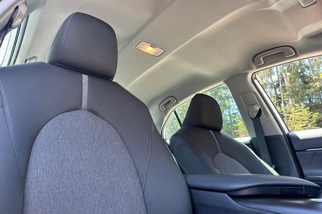 Photo of 2023 Ice Cap Toyota Camry
