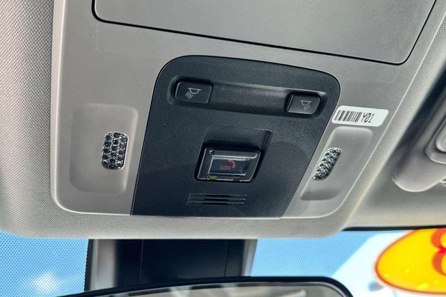 Photo of 2023 Ice Cap Toyota Camry