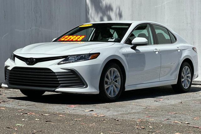 Photo of 2023 Ice Cap Toyota Camry