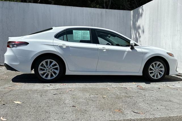 Photo of 2023 Ice Cap Toyota Camry
