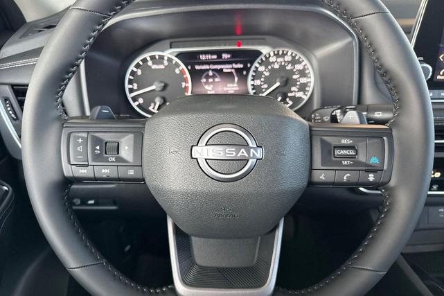 Photo of 2026 Everest White Pearl Tricoat Nissan Rogue