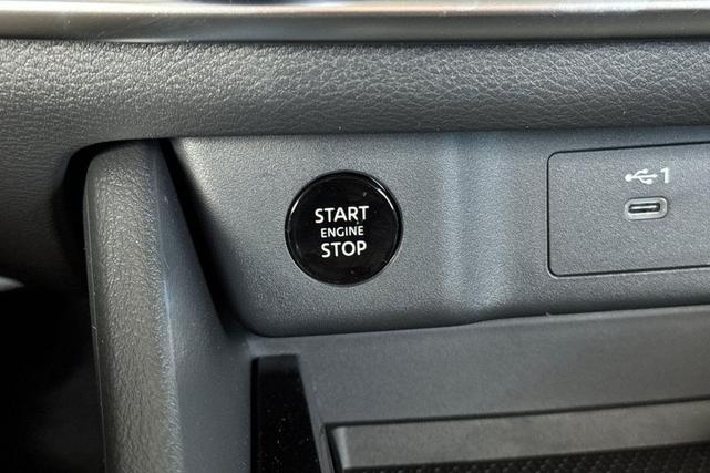 Photo of 2026 Everest White Pearl Tricoat Nissan Rogue