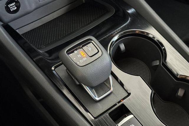 Photo of 2026 Everest White Pearl Tricoat Nissan Rogue
