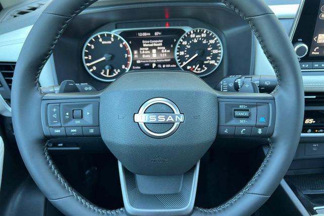 Photo of 2026 Everest White Pearl Tricoat Nissan Rogue