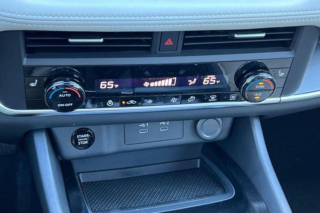 Photo of 2026 Everest White Pearl Tricoat Nissan Rogue