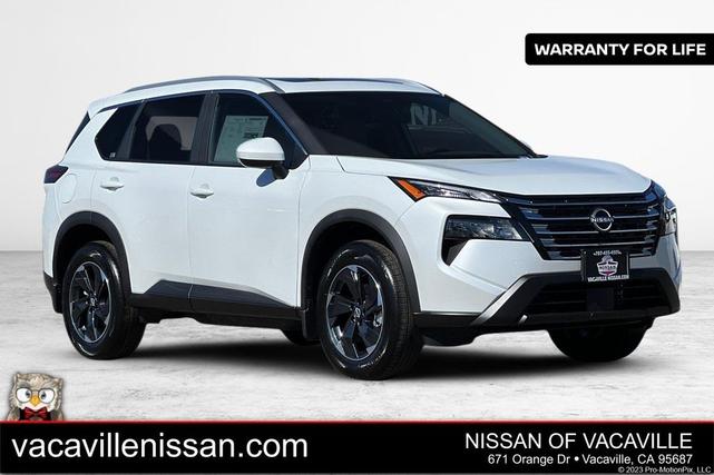 Photo of 2026 Everest White Pearl Tricoat Nissan Rogue