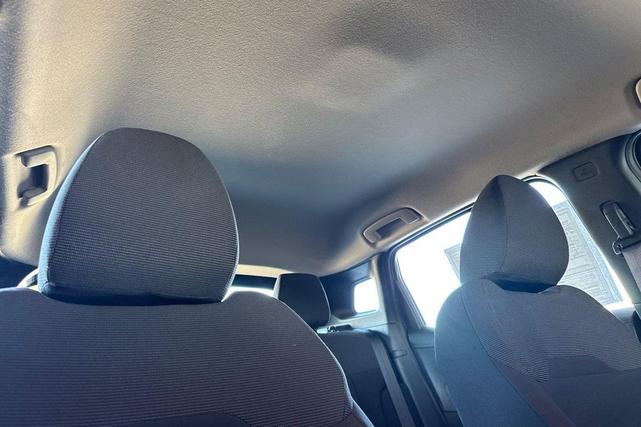 Photo of 2025 Gun Metallic Nissan Kicks