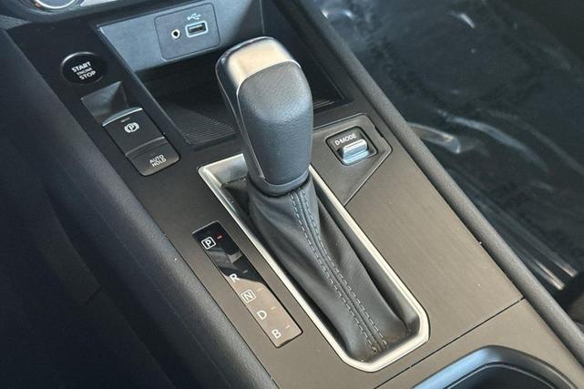 Photo of 2025 Gun Metallic Nissan Kicks