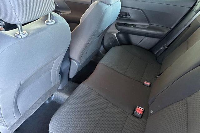 Photo of 2025 Gun Metallic Nissan Kicks