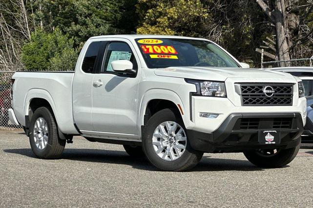 Photo of 2024 Glacier White Nissan Frontier