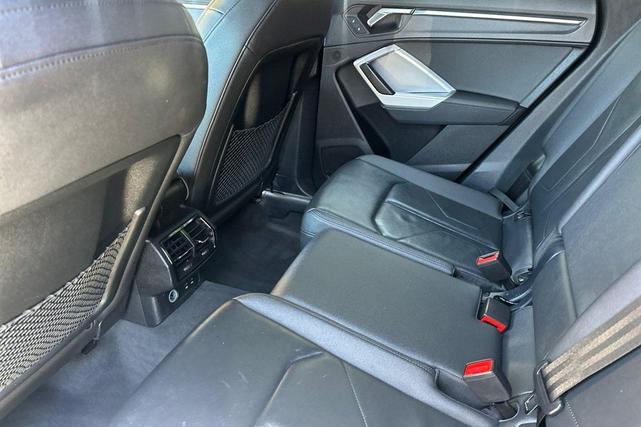 Photo of 2023 White Audi Q3