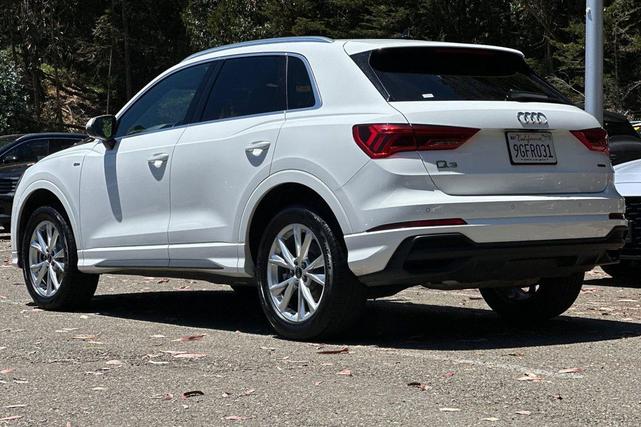Photo of 2023 White Audi Q3