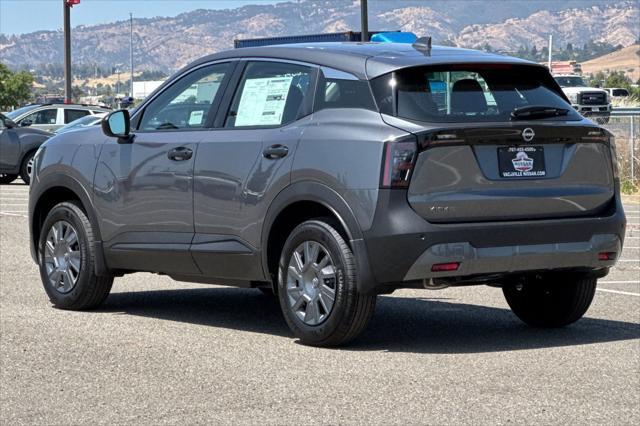 Photo of 2025 Gun Metallic Nissan Kicks