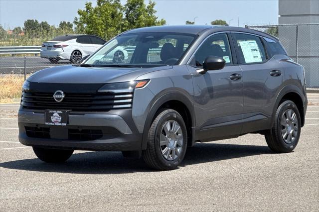Photo of 2025 Gun Metallic Nissan Kicks