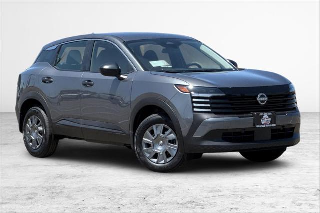 Photo of 2025 Gun Metallic Nissan Kicks