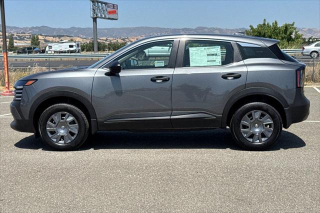 Photo of 2025 Gun Metallic Nissan Kicks