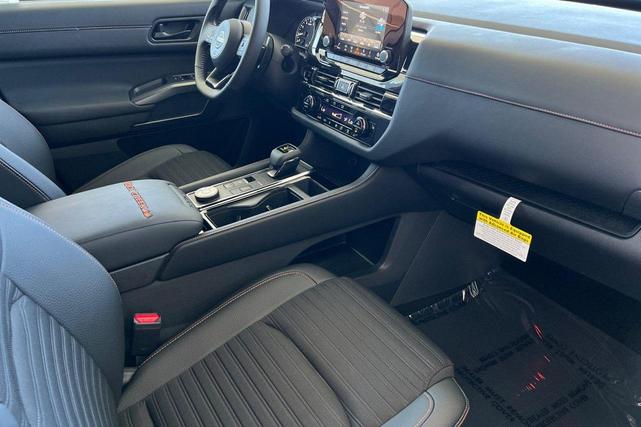 Photo of 2025 Gun Metallic Nissan Pathfinder