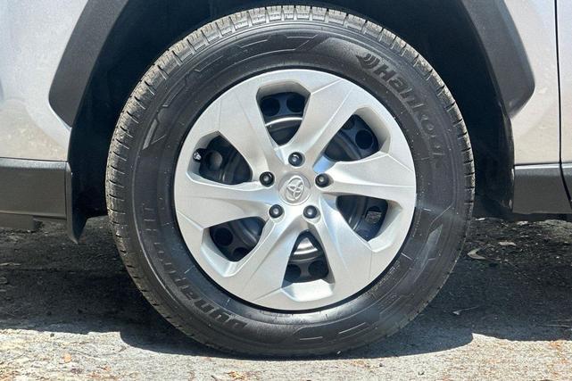 Photo of 2023 Silver Sky Metallic Toyota RAV4