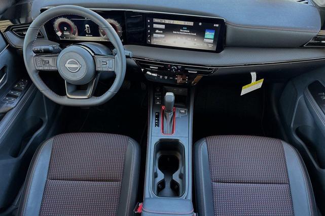 Photo of 2025 Super Black Nissan Kicks