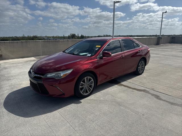 Photo of 2016 Pearl Toyota Camry