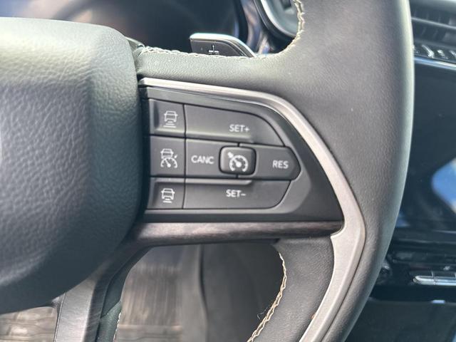 Photo of 2022 Diamond Black Crystal Pearlcoat Jeep Grand Cherokee 4xe