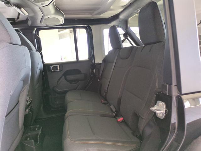 Photo of 2025 Black Clearcoat Jeep Wrangler