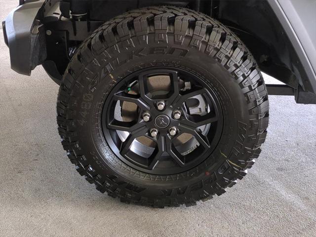Photo of 2025 Black Clearcoat Jeep Wrangler