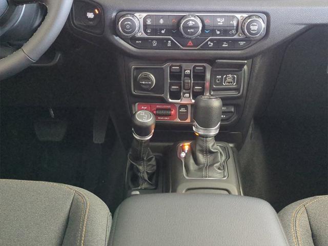 Photo of 2025 Black Clearcoat Jeep Wrangler