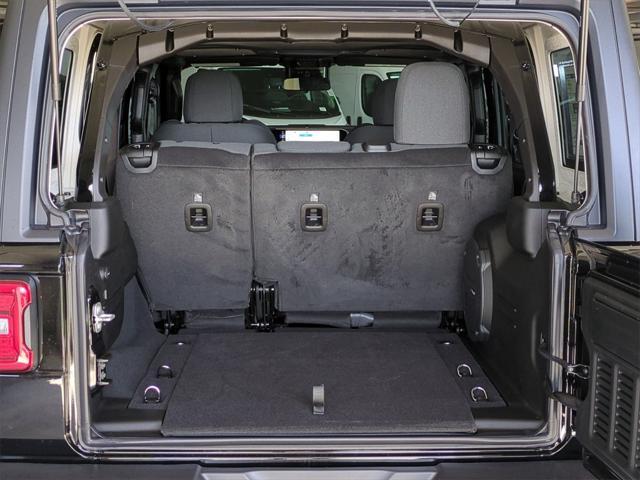 Photo of 2025 Black Clearcoat Jeep Wrangler