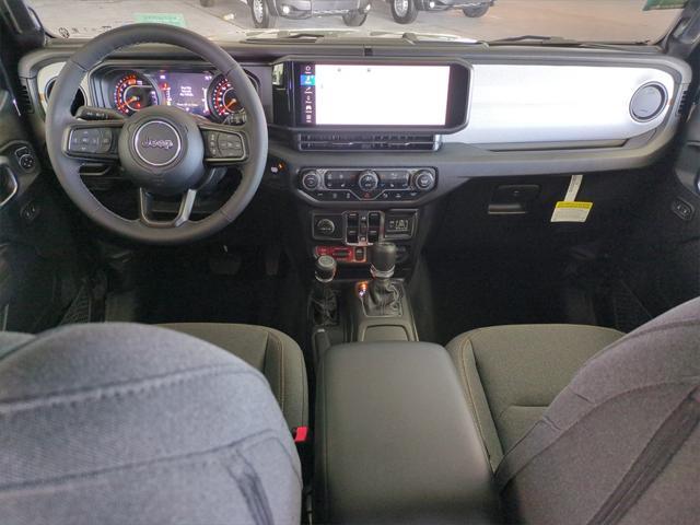 Photo of 2025 Black Clearcoat Jeep Wrangler