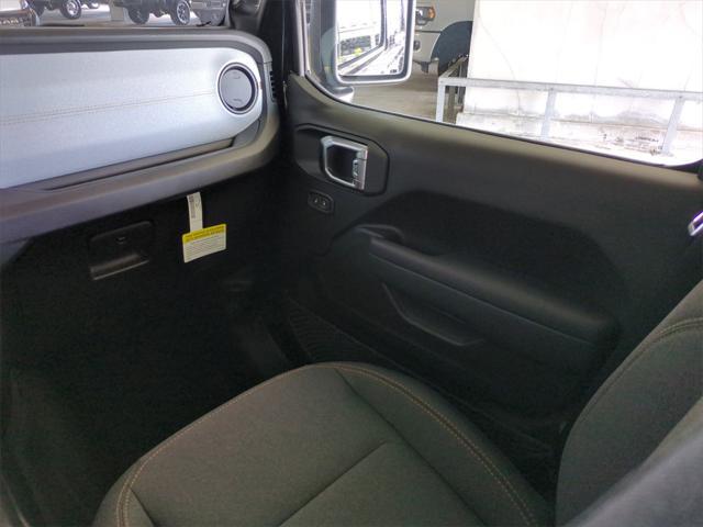 Photo of 2025 Black Clearcoat Jeep Wrangler