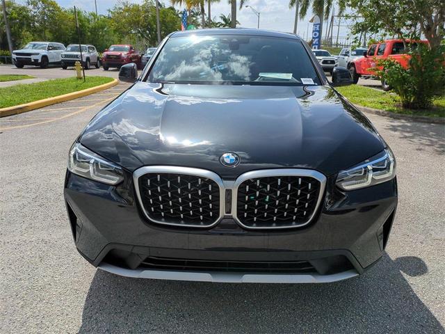 Photo of 2025 Black Sapphire Metallic BMW X4
