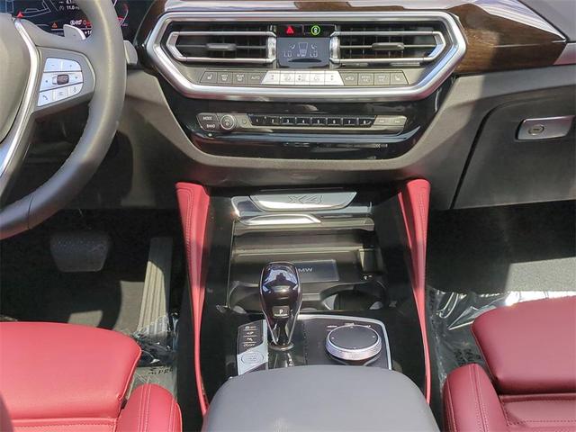Photo of 2025 Black Sapphire Metallic BMW X4