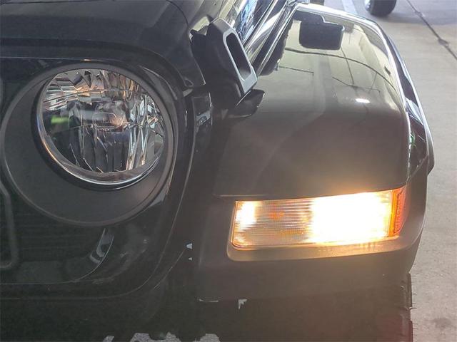Photo of 2025 Black Clearcoat Jeep Gladiator
