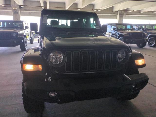 Photo of 2025 Black Clearcoat Jeep Gladiator
