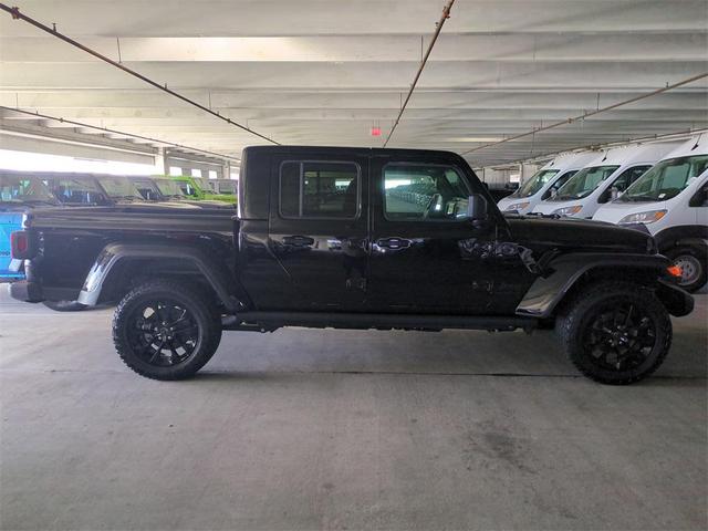 Photo of 2025 Black Clearcoat Jeep Gladiator