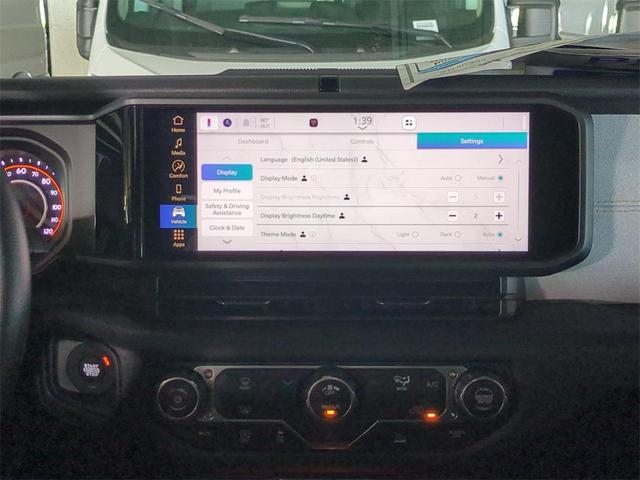 Photo of 2025 Black Clearcoat Jeep Gladiator