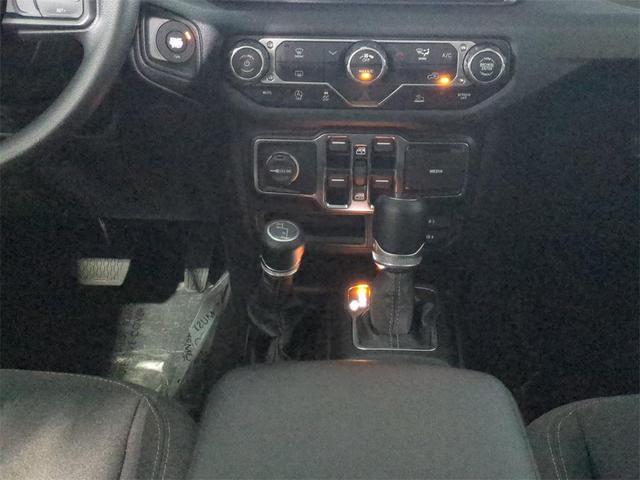 Photo of 2025 Black Clearcoat Jeep Gladiator