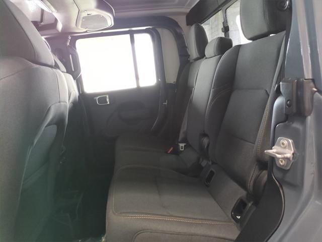 Photo of 2025 Anvil Clearcoat Jeep Gladiator