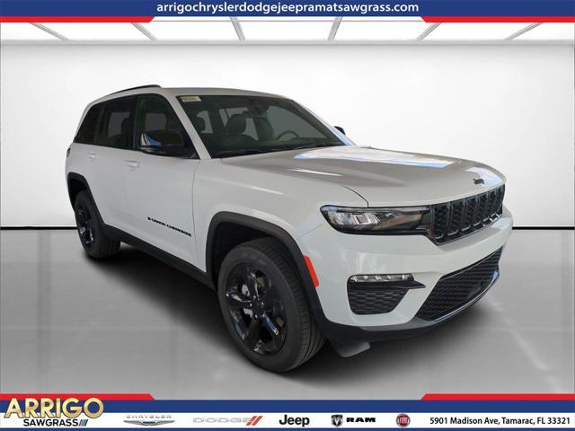 Photo of 2025 Bright White Clearcoat Jeep Grand Cherokee